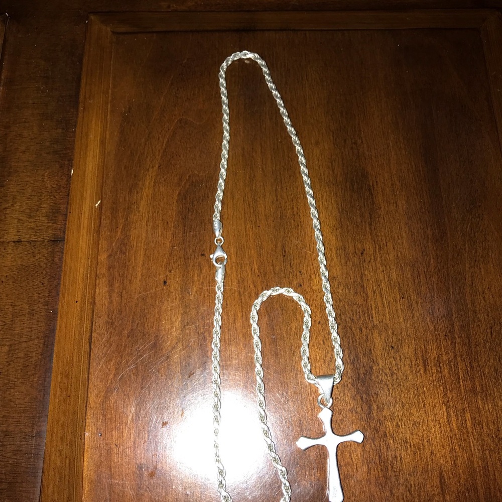 Sterling silver necklace and silver cross! - Picture 4 of 5